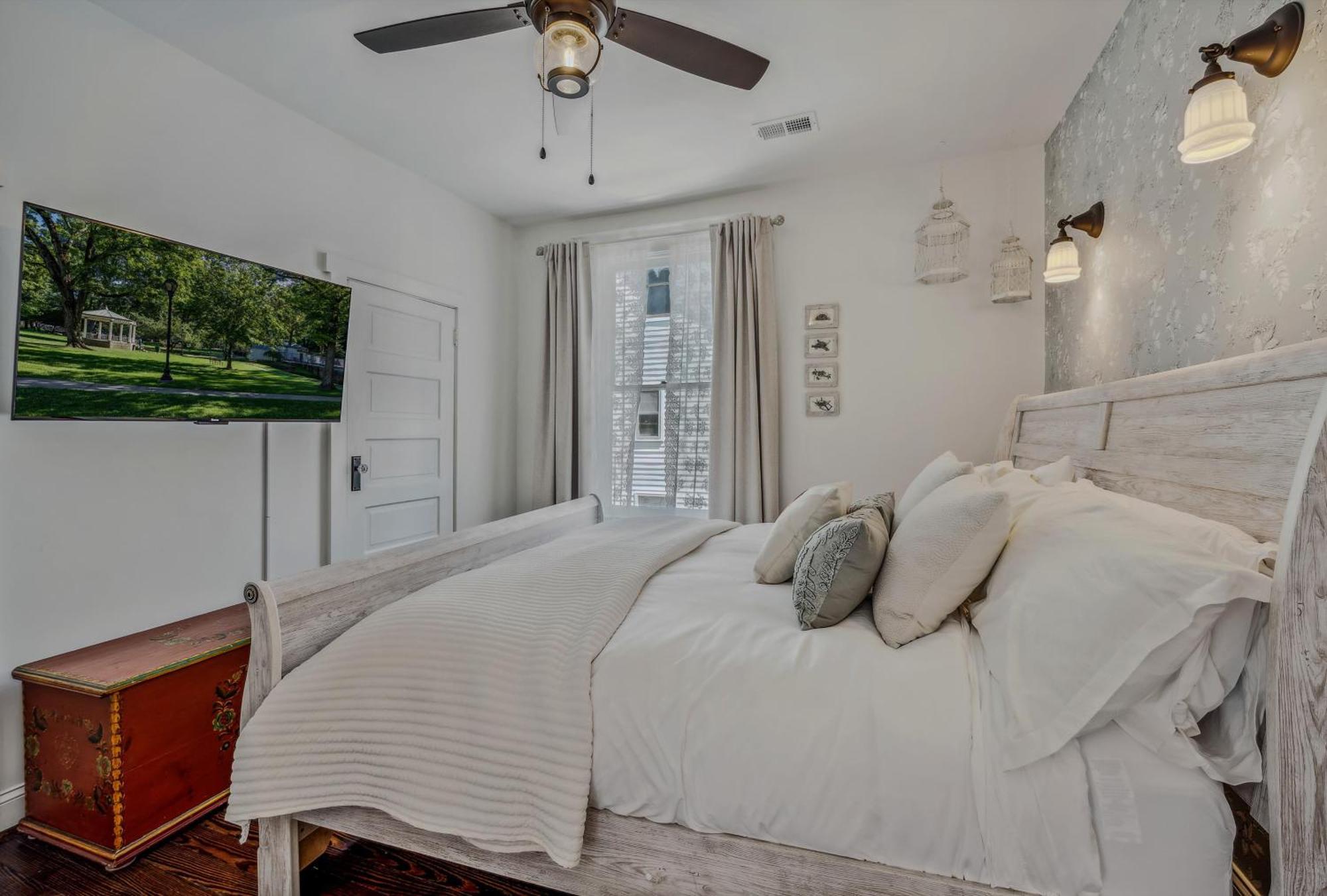 The Grand Castalian Inn Bed And Breakfast 伯克利斯普林斯 外观 照片