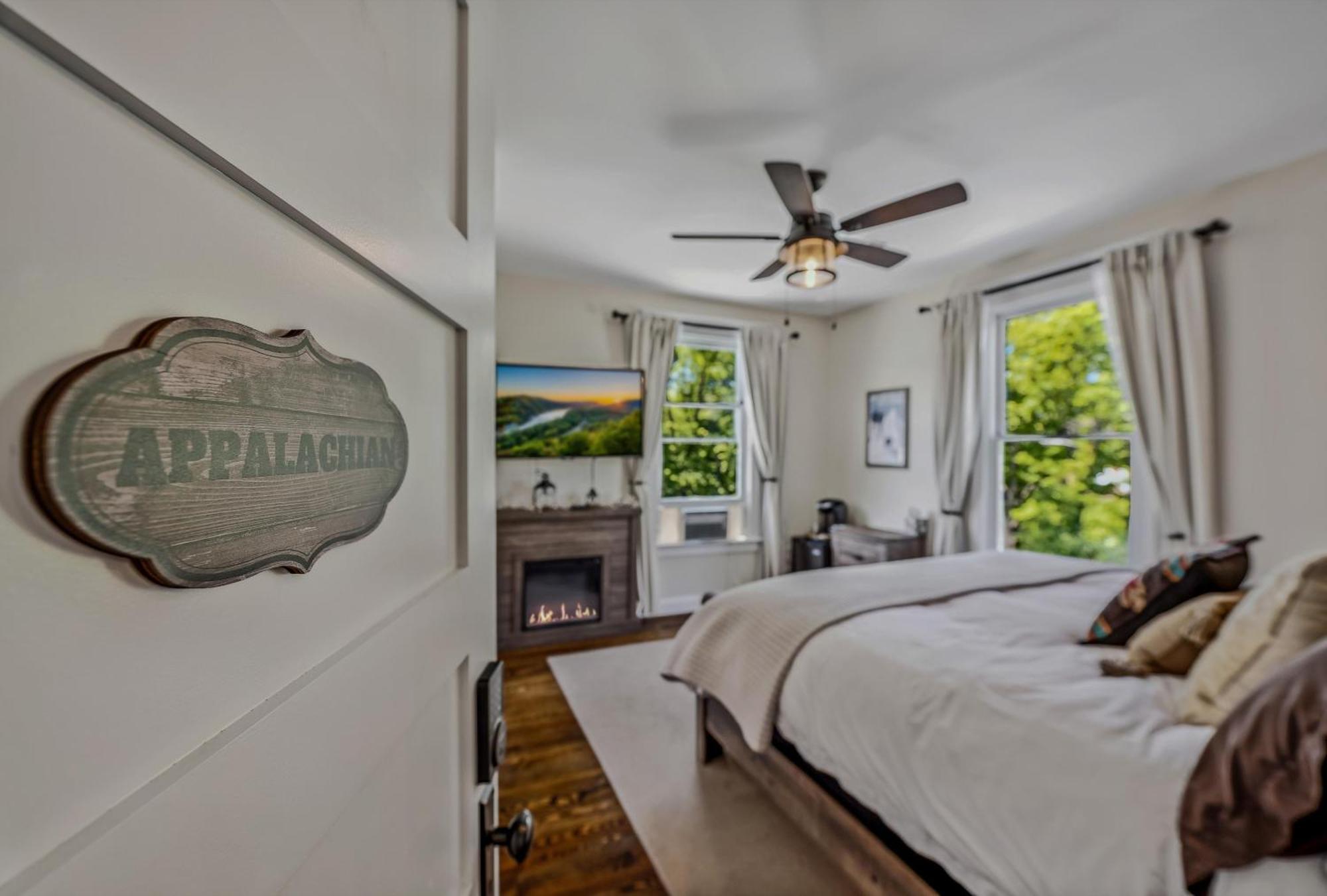 The Grand Castalian Inn Bed And Breakfast 伯克利斯普林斯 外观 照片