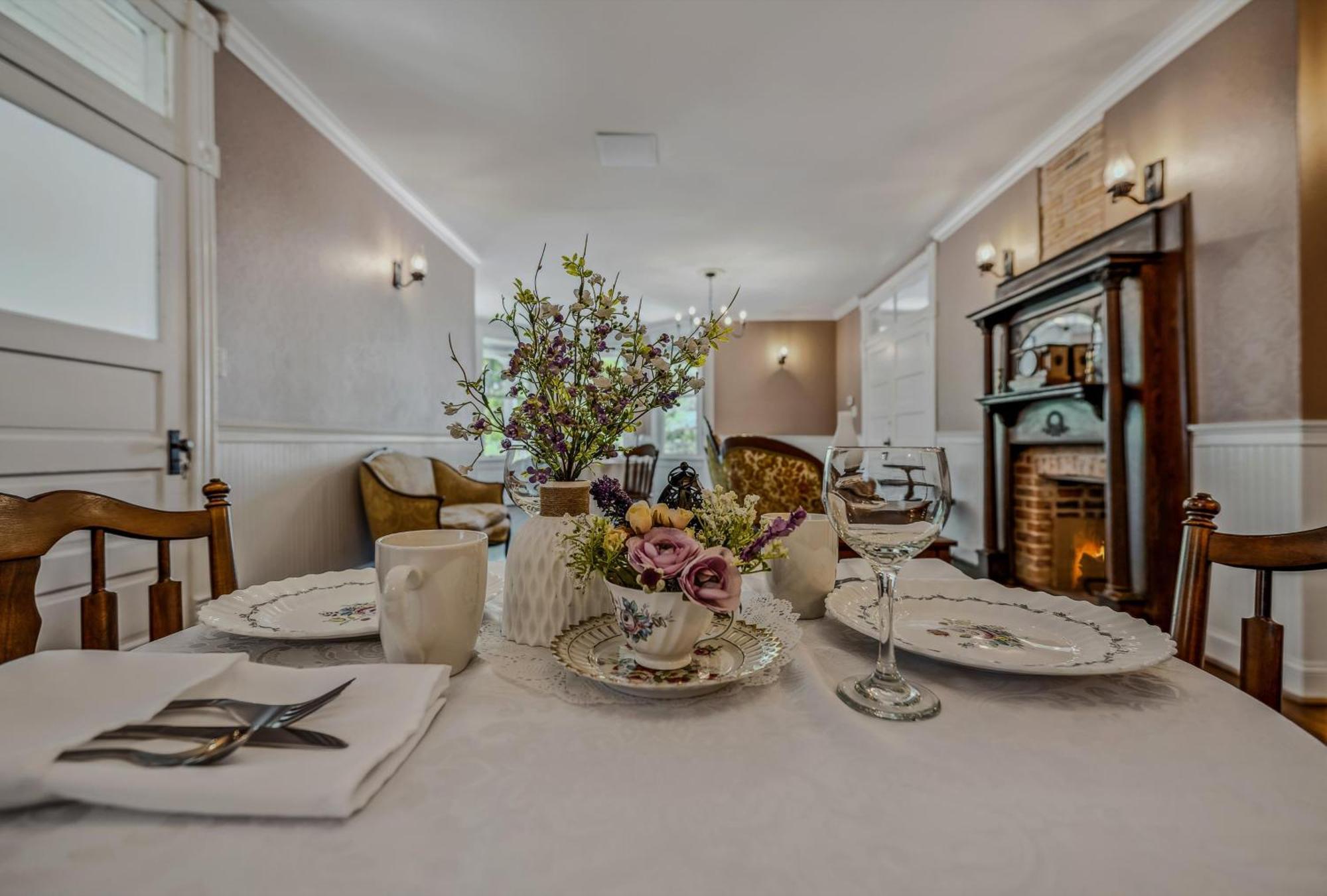 The Grand Castalian Inn Bed And Breakfast 伯克利斯普林斯 外观 照片